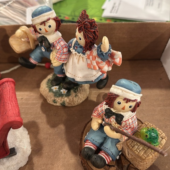 9 Raggedy Ann and Andy figurines - Picture 3 of 9
